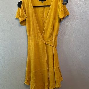 Lulu’s yellow wrap dress